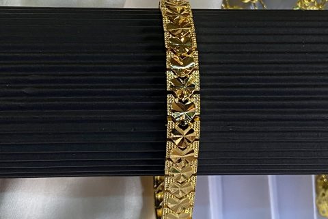 Gold Gleaming Bracelet